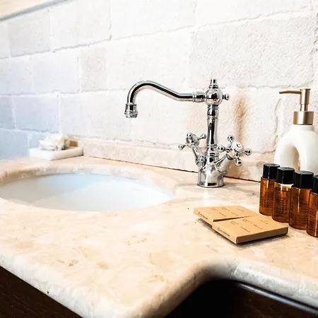 Palazzo Santa Maria Del Buon Consiglio - 1 * Bari