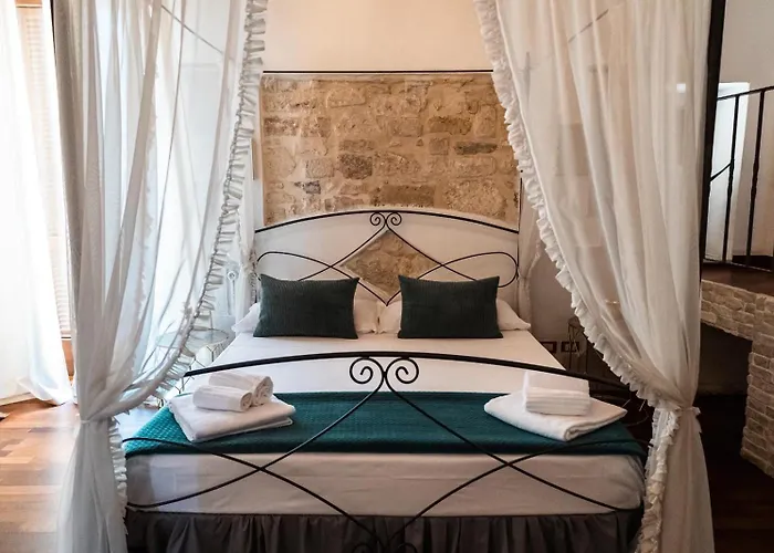 Palazzo Santa Maria Del Buon Consiglio - 1 Бари