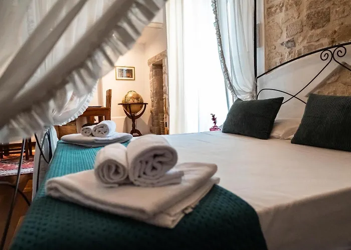 Palazzo Santa Maria Del Buon Consiglio - 1 Apartamento *