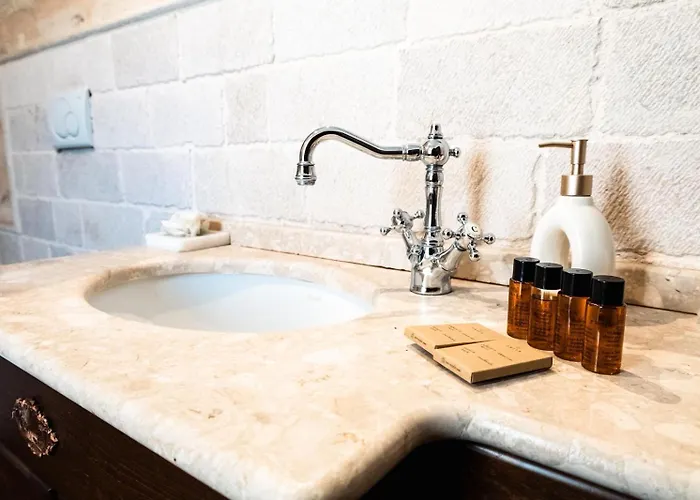 Palazzo Santa Maria Del Buon Consiglio - 1 * Bari